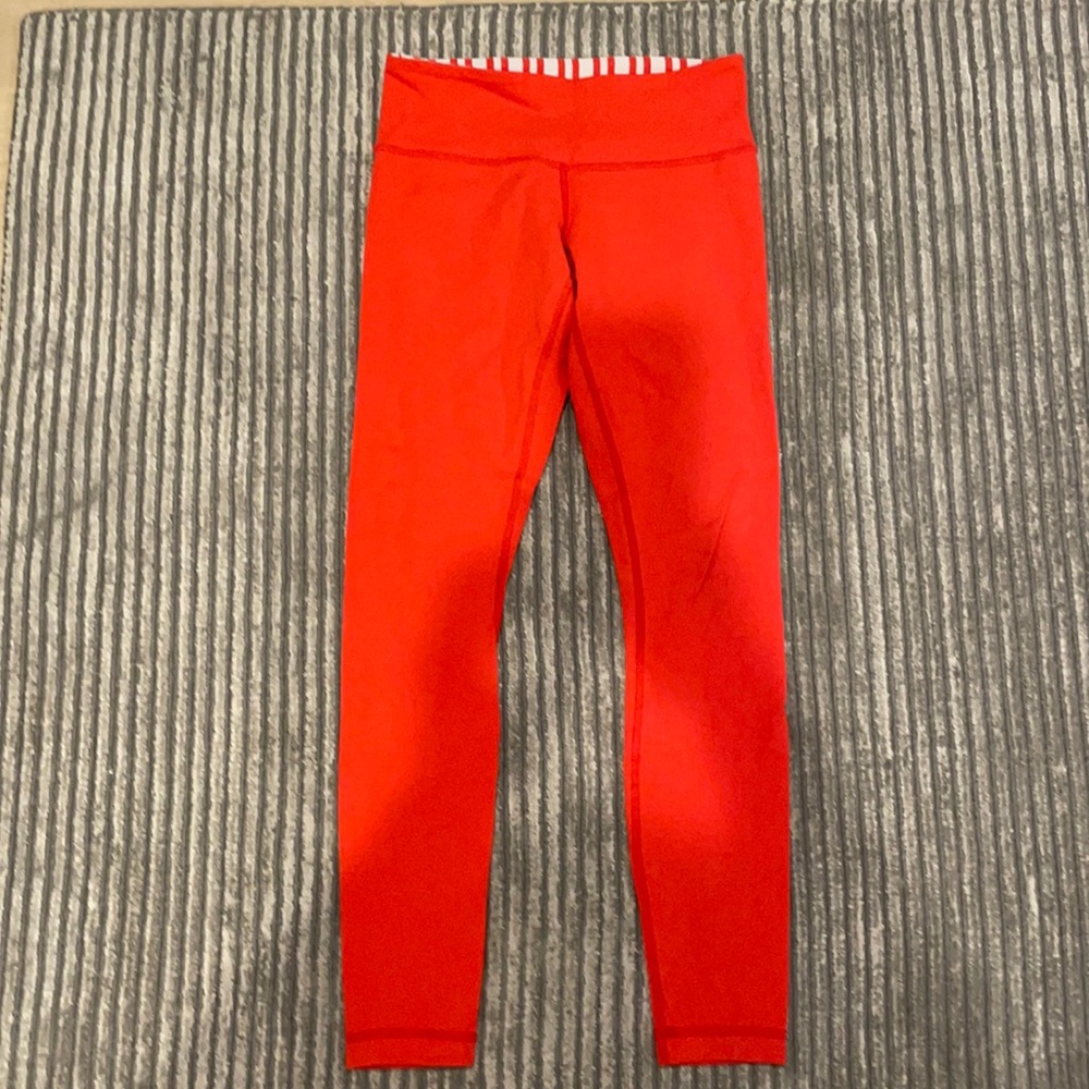 Lululemon Wunder Unders size 4